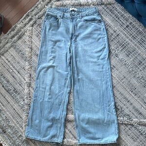 Abercrombie & Fitch Light Wash High-Rise Wide Leg Jeans